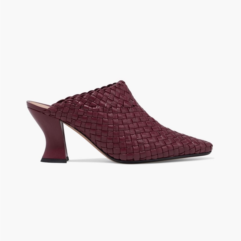 Bottega Veneta almond intrecciato leather mules size 37.